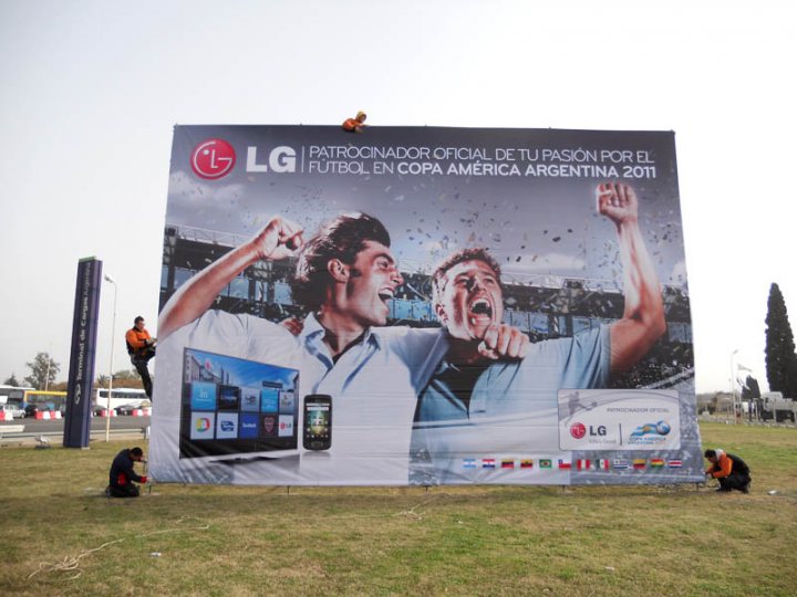 Cartel via publica LG para Copa America