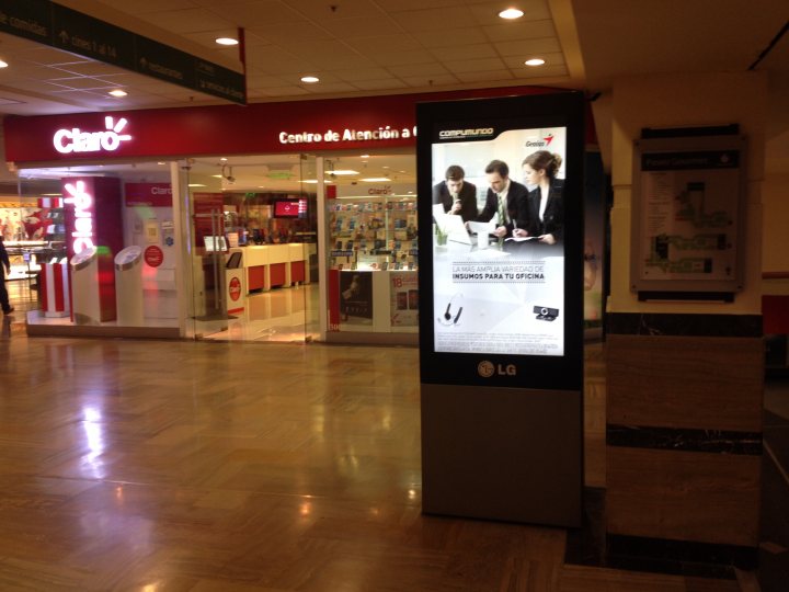 TOTEM DIGIAL UNICENTER SHOPPING