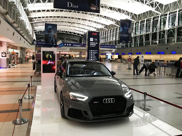 AUDI STAND / AIRPORT EZEIZA 