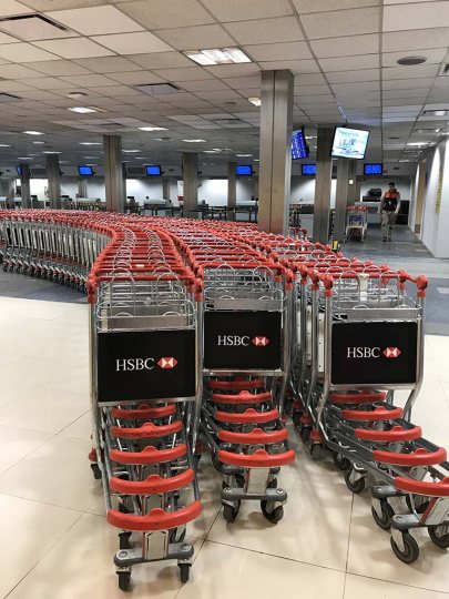 BRANDING CARROS HSBC BANCK EN AEROPUERTO DE EZEIZA Y AEROPARQUE 