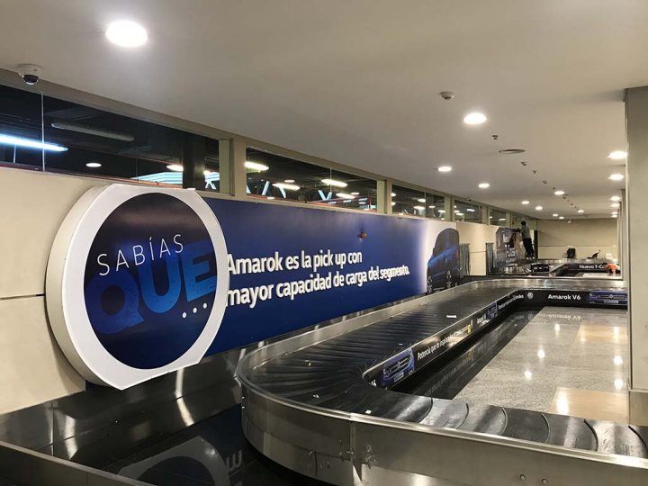 BRANDING EN CINTAS ARRIBOS AEROPUERTO DE EZEIZA 