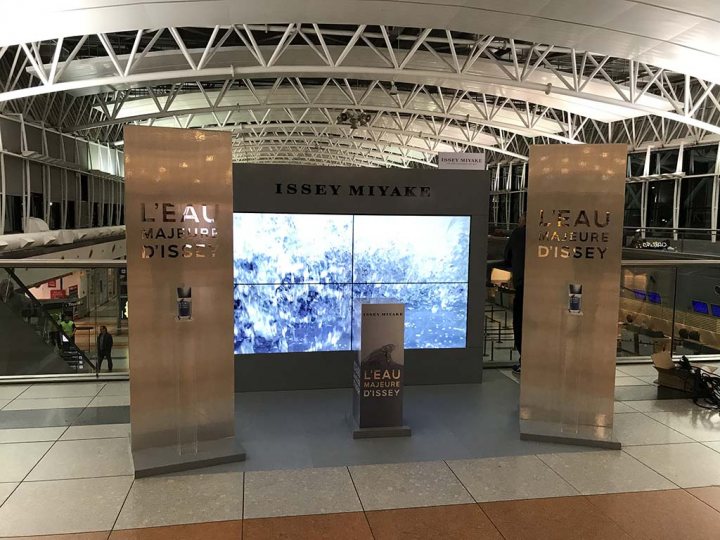 STAND ISSEY MIYAKE TERMINAL A AEROPUERTO DE EZEIZA