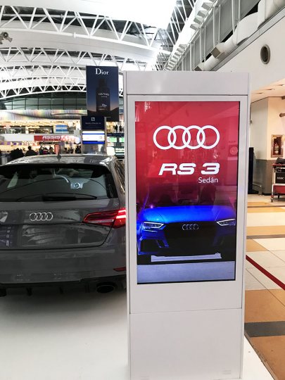 TOTEM AUDI STAND / AIRPORT EZEIZA 